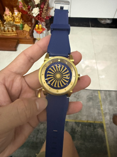 Klassy watch