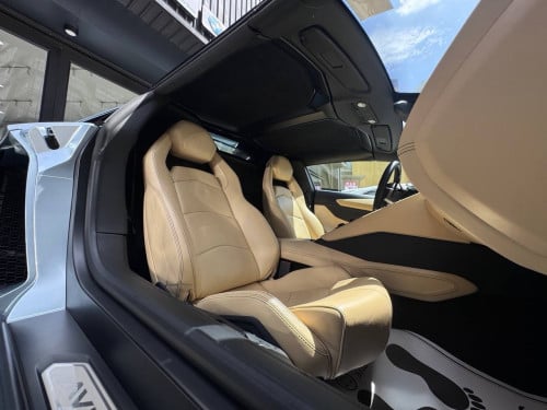 Lamborghini Aventador Roadster 50th Anniversary Arab Spec