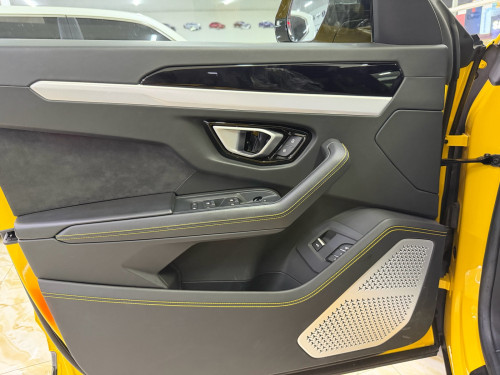 Lamborghini Urus 2019 ប្រភេទ​ក្រដាស​ពន្ធថ្មី​ 7000គីឡូ​