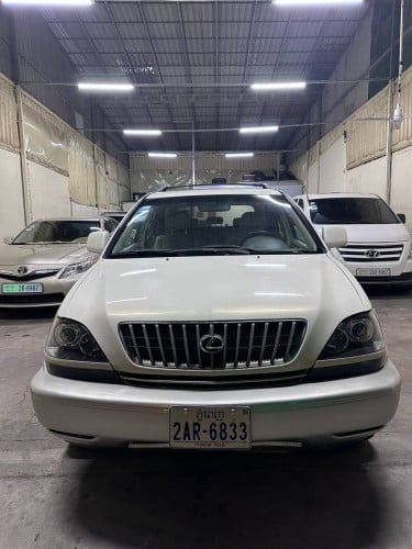 LexusRX 300ឆ្នាំ 2000ប៉ុង2