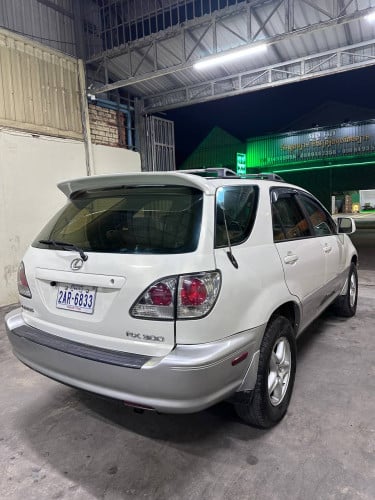 LexusRX 300ឆ្នាំ 2000ប៉ុង2