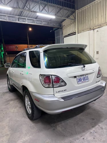 LexusRX 300ឆ្នាំ 2000ប៉ុង2