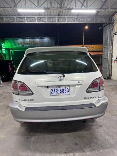 LexusRX 300ឆ្នាំ 2000ប៉ុង2