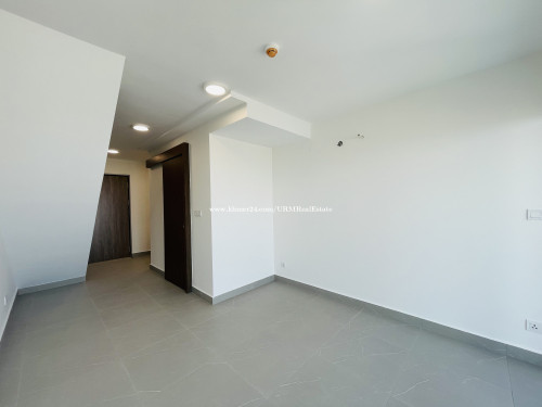 LOFT Unit Selling at Loss 2 Beds and 2 Baths for Sale in Urban Village Phase 2
