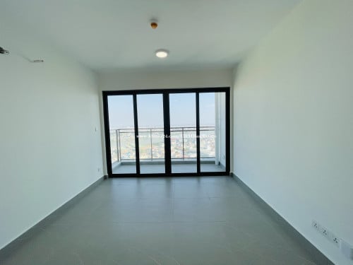 LOFT Unit Selling at Loss 2 Beds and 2 Baths for Sale in Urban Village Phase 2