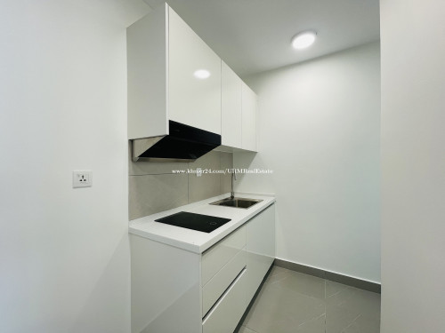 LOFT Unit Selling at Loss 2 Beds and 2 Baths for Sale in Urban Village Phase 2