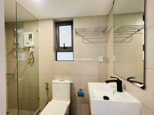 LOFT Unit Selling at Loss 2 Beds and 2 Baths for Sale in Urban Village Phase 2