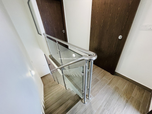 LOFT Unit Selling at Loss 2 Beds and 2 Baths for Sale in Urban Village Phase 2