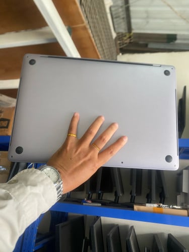 MacBook Pro 2019 16 inch Screen 3K Core i9 Ram:16GB SSD:1TB VGA Dach 4GB New99%