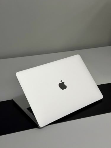 Macbook Pro លក់បន្ទាន់ 250$