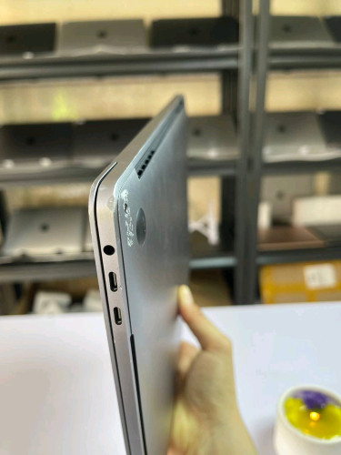 Macbook Pro Year2019 Touch Bar-Ram 16G