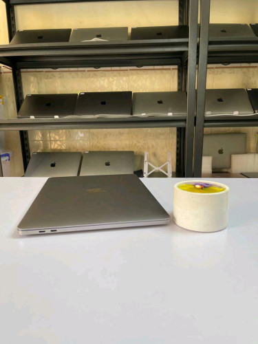 Macbook Pro Year2019 Touch Bar-Ram 16G