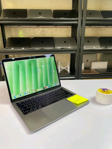 Macbook Pro Year2019 Touch Bar-Ram 16G