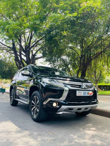 Mitsubishi Pajero sport ម៉ាស៊ីន​ ម៉ាស៊ូត​ អូតូកាប់ពីតាស់