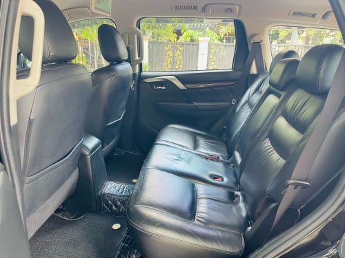 Mitsubishi Pajero sport ម៉ាស៊ីន​ ម៉ាស៊ូត​ អូតូកាប់ពីតាស់