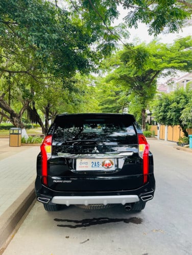 Mitsubishi Pajero sport ម៉ាស៊ីន​ ម៉ាស៊ូត​ អូតូកាប់ពីតាស់
