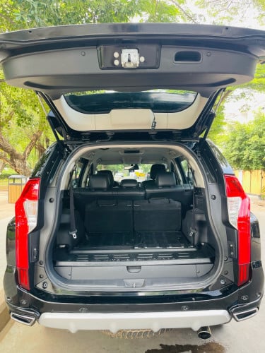 Mitsubishi Pajero sport ម៉ាស៊ីន​ ម៉ាស៊ូត​ អូតូកាប់ពីតាស់