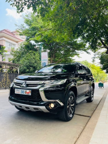 Mitsubishi Pajero sport ម៉ាស៊ីន​ ម៉ាស៊ូត​ អូតូកាប់ពីតាស់