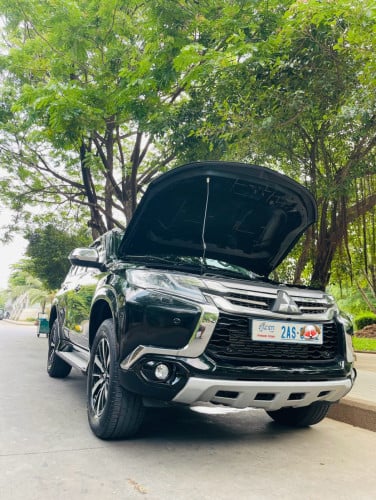 Mitsubishi Pajero sport ម៉ាស៊ីន​ ម៉ាស៊ូត​ អូតូកាប់ពីតាស់