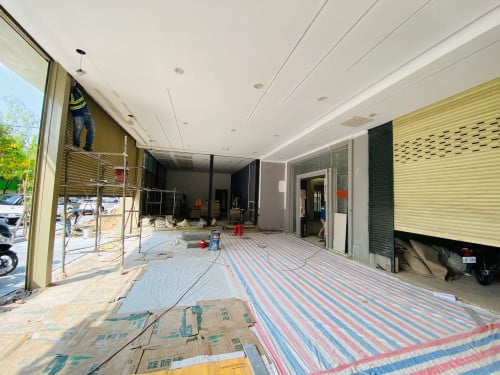 Nice Commercial Showroom For Rent In Toul Kork On busy Raod 2min from TK Avenue