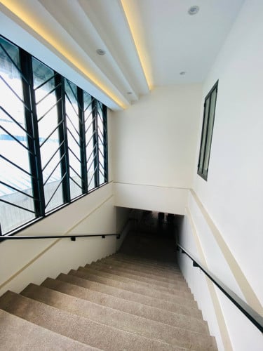 Nice Commercial Showroom For Rent In Toul Kork On busy Raod 2min from TK Avenue