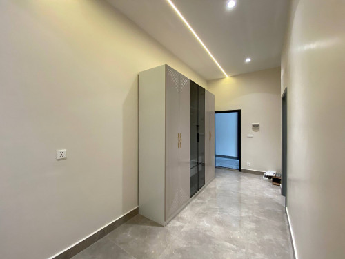 Nice Commercial Showroom For Rent In Toul Kork On busy Raod 2min from TK Avenue