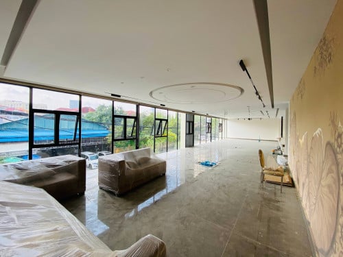 Nice Commercial Showroom For Rent In Toul Kork On busy Raod 2min from TK Avenue