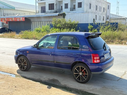 Nissan 2002 ឆ្វេងហ្សុីន លក់ឬវៃដូរ