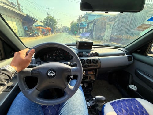Nissan 2002 ឆ្វេងហ្សុីន លក់ឬវៃដូរ