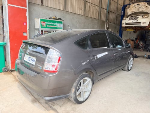 Prius 2008 H-full ឡានស្អាត់លេងហើយ