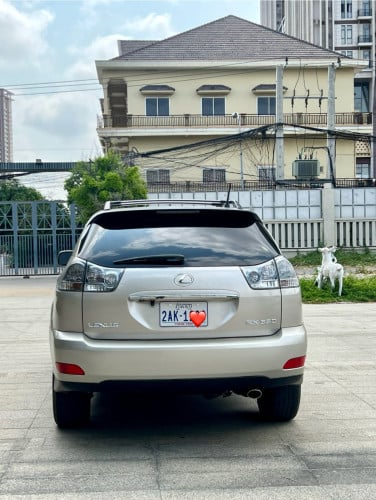 Rx330 ឆ្នាំ2004 hfull ប៉ុង2 ទឹកមាស ឡានស្អាត តំលៃ 17900$ចចារ