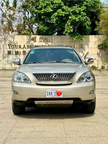 Rx330 ឆ្នាំ2004 hfull ប៉ុង2 ទឹកមាស ឡានស្អាត តំលៃ 17900$ចចារ