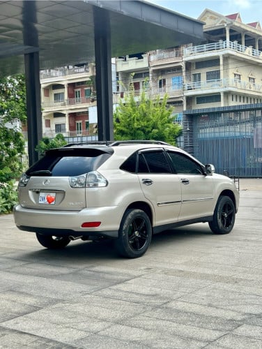 Rx330 ឆ្នាំ2004 hfull ប៉ុង2 ទឹកមាស ឡានស្អាត តំលៃ 17900$ចចារ