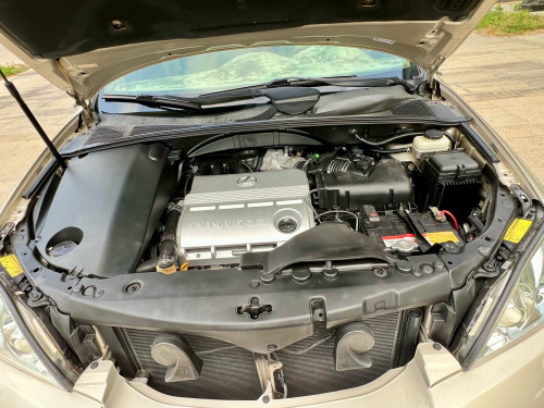 Rx330 ឆ្នាំ2004 hfull ប៉ុង2 ទឹកមាស ឡានស្អាត តំលៃ 17900$ចចារ