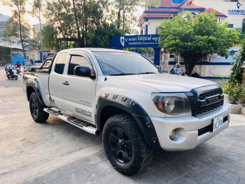 Tacoma ឆ្នាំ២០០៥​ព៌ណប្រាក់ ទ ឡានខ្ចី ម៉ាសុីនខ្ចីណាស់បងប្អូន