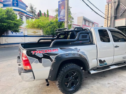 Tacoma ឆ្នាំ២០០៥​ព៌ណប្រាក់ ទ ឡានខ្ចី ម៉ាសុីនខ្ចីណាស់បងប្អូន
