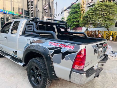 Tacoma ឆ្នាំ២០០៥​ព៌ណប្រាក់ ទ ឡានខ្ចី ម៉ាសុីនខ្ចីណាស់បងប្អូន