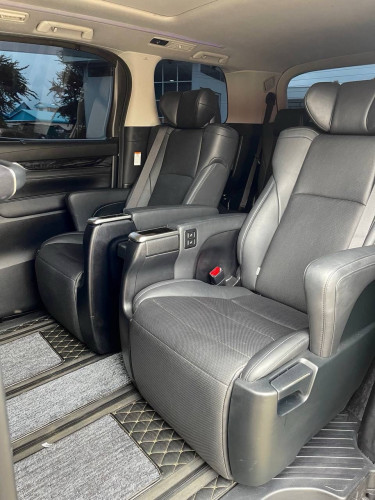 Toyota Alphard 2021(ឆ្នាំសុីន) លក់តម្លៃល្អចរចារ