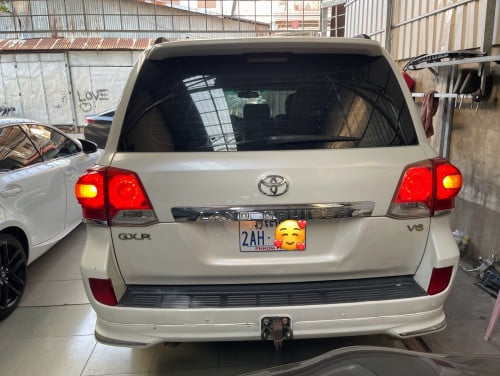 TOYOTA Land Cruiser​ V6  (ឡង់គ្រីសឺ)​  ឆ្នាំ​2009  ក្នុងលឿង  ពណ៌សរកាំម៉ៃ​ ឈ្មោះម្ចាស់​ប្រេីថែរណាស់​