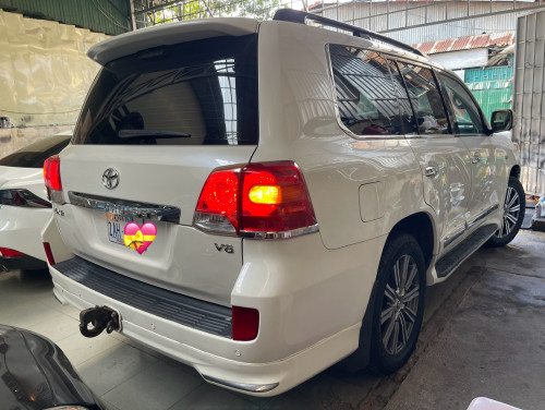 TOYOTA Land Cruiser​ V6  (ឡង់គ្រីសឺ)​  ឆ្នាំ​2009  ក្នុងលឿង  ពណ៌សរកាំម៉ៃ​ ឈ្មោះម្ចាស់​ប្រេីថែរណាស់​