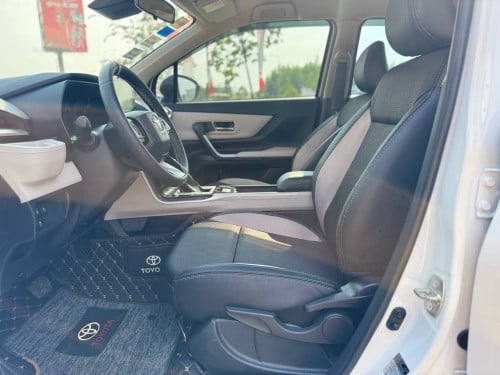 TOYOTA VELOZ 2025