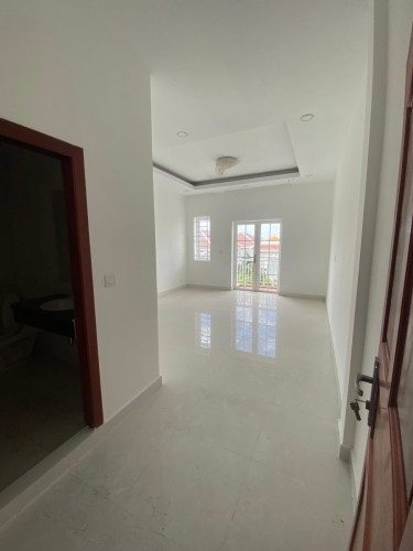 ផ្ទះលក់ ផ្ទះស្អាត មិនជ្រាបទឹក