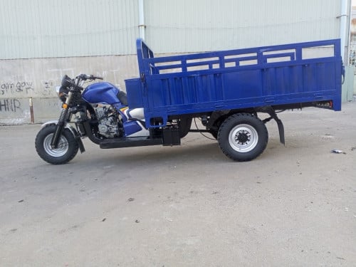 កង់បីលក់នៅថ្មីកំលាំង210ccម៉ាសុីនទើបដូថ្មី