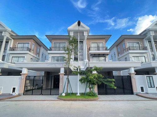 វីឡាភ្លោះ(A)សម្រាប់លក់🏡• ទីតាំង បុរី ប៉េង ហួត បឹងស្នោ