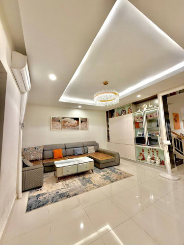 វីឡាភ្លោះ(A)សម្រាប់លក់🏡• ទីតាំង បុរី ប៉េង ហួត បឹងស្នោ