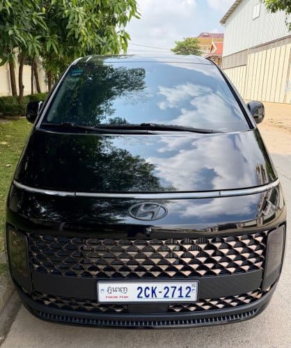 លក់ Hyundai Staria VIP 7 Seats ឆ្នាំ 2022