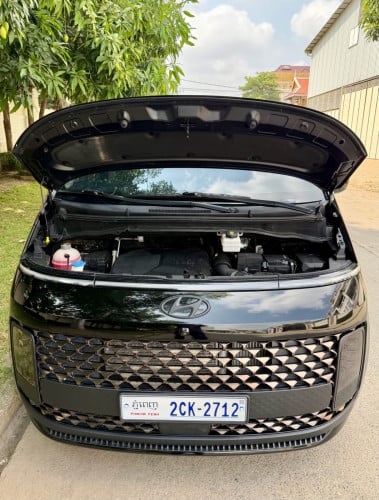 លក់ Hyundai Staria VIP 7 Seats ឆ្នាំ​ 2022