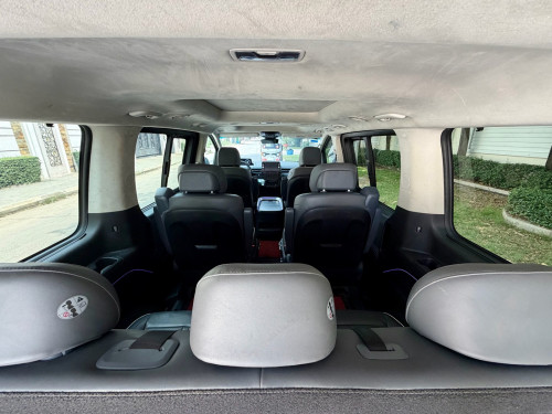 លក់ Hyundai Staria VIP 7 Seats ឆ្នាំ​ 2022