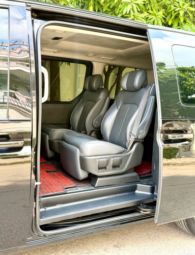 លក់ Hyundai Staria VIP 7 Seats ឆ្នាំ​ 2022