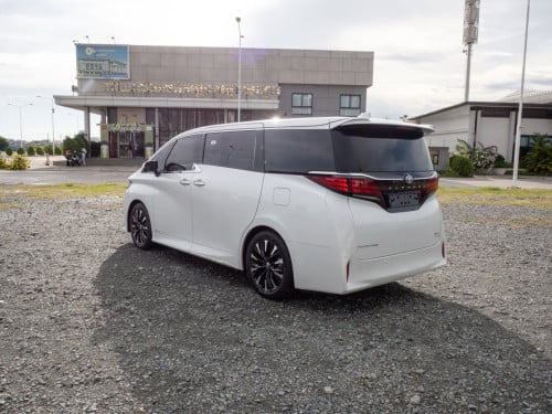Toyota Alphard hybrid 2024 ឡានថ្មីខ្លាញ់គោ $160000